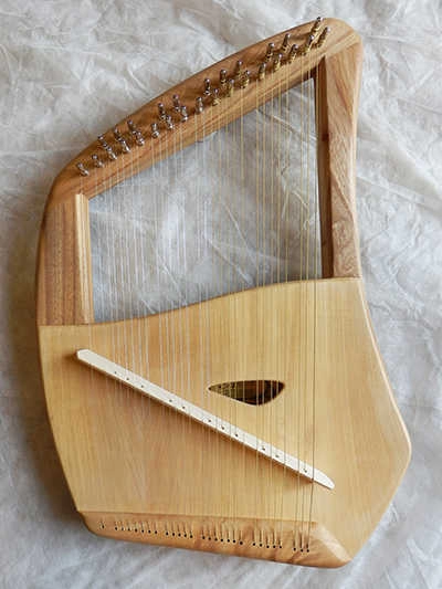 Children lyre